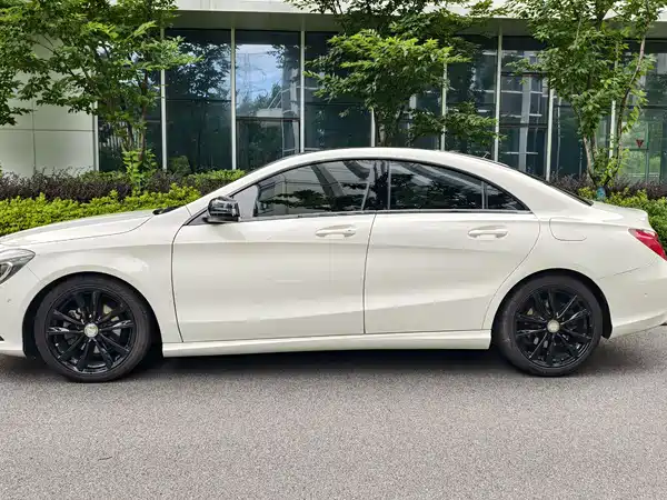 Mercedes-Benz CLA 2015