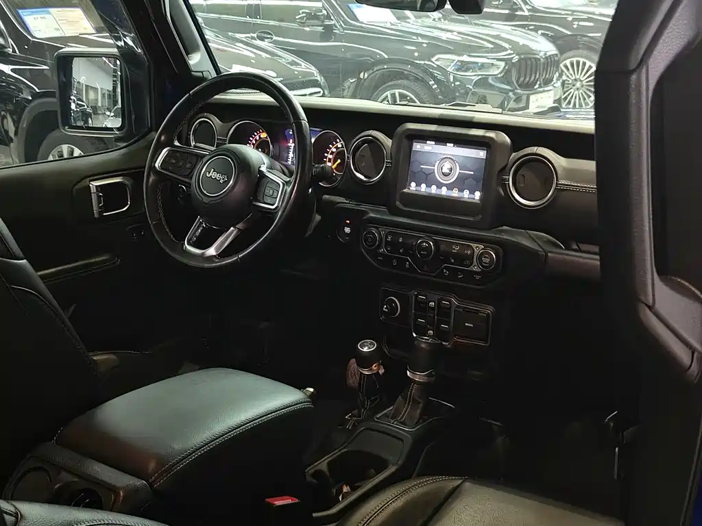 Jeep Wrangler 2020 — фото 13