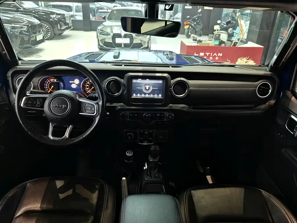 Jeep Wrangler 2020 — фото 15