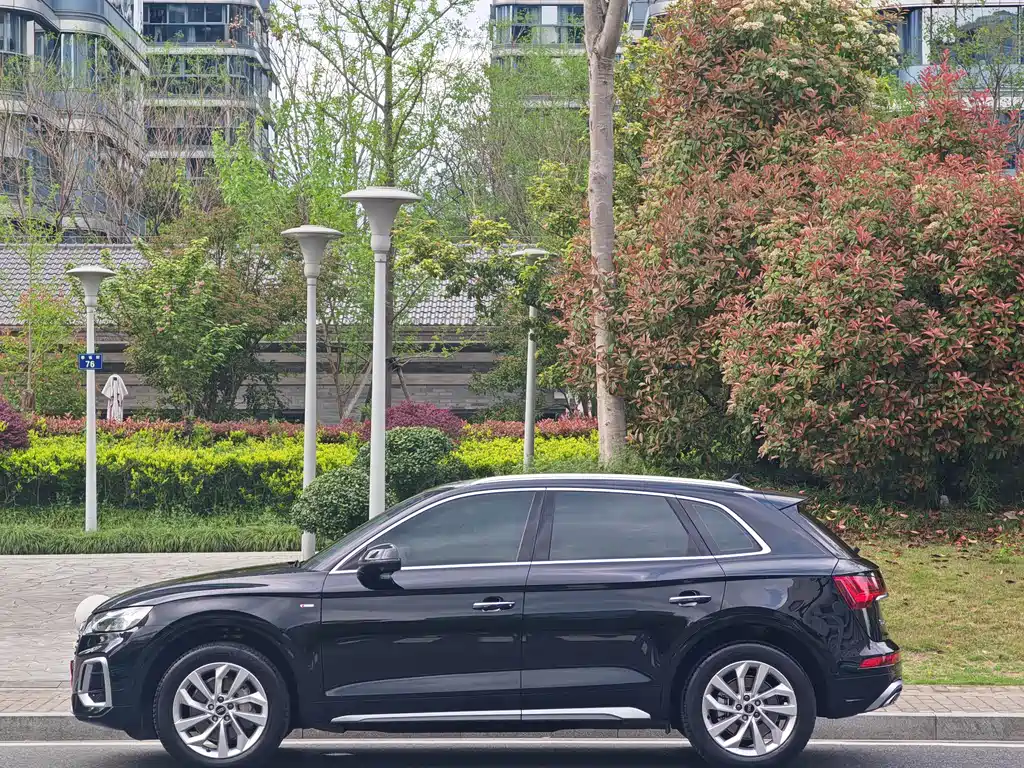 Audi Q5L 2022 — фото 3