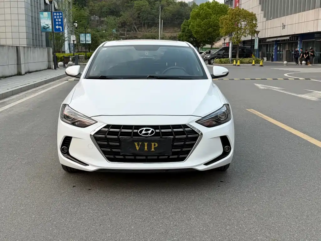 Hyundai Elantra 2020 — фото 2