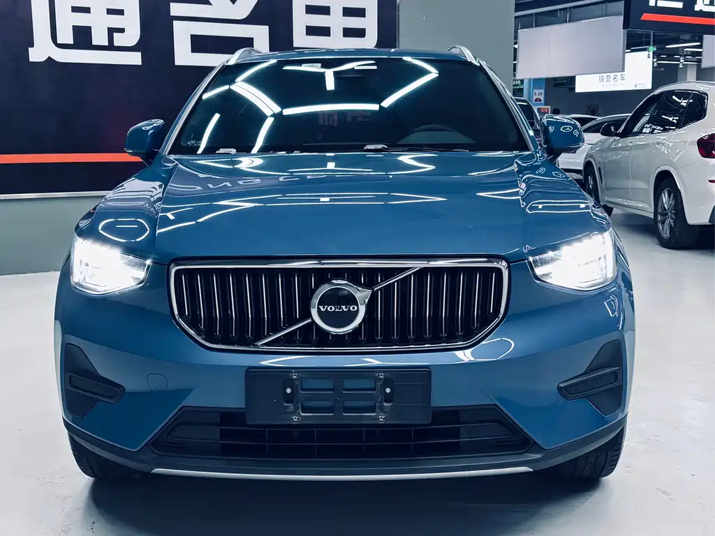 Volvo XC40 2023 — фото 7