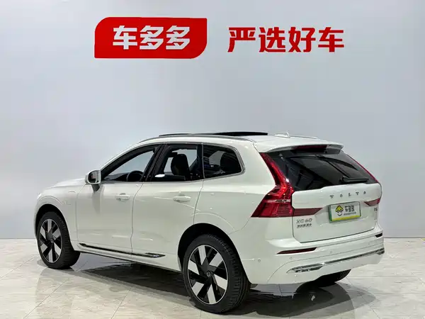 Volvo XC60 Plug-In Hybrid 2024
