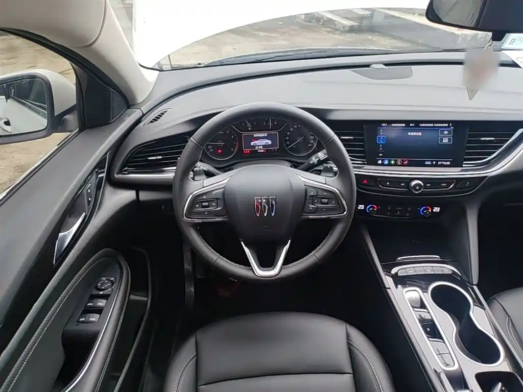 Buick Regal 2025 — фото 11