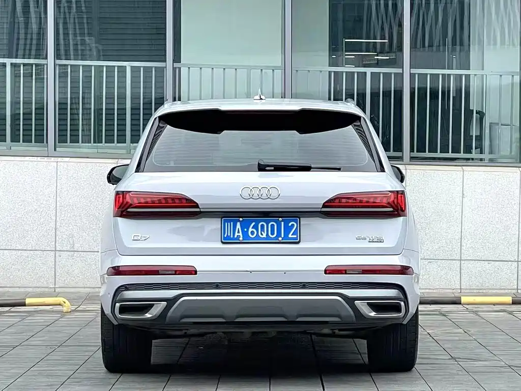 Audi Q7 2021 — фото 8
