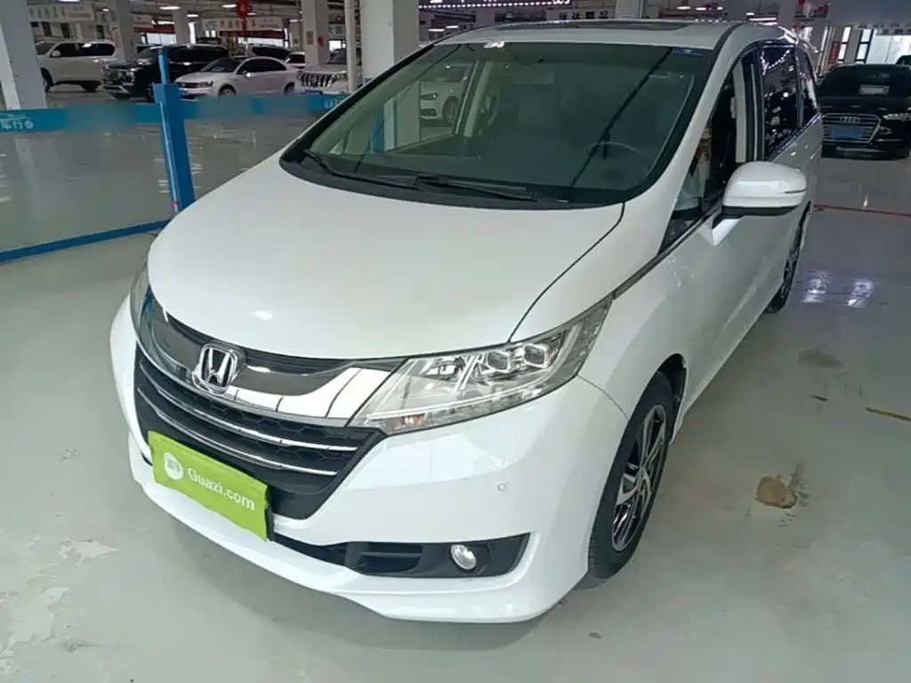 Honda Odyssey 2018 — фото 2