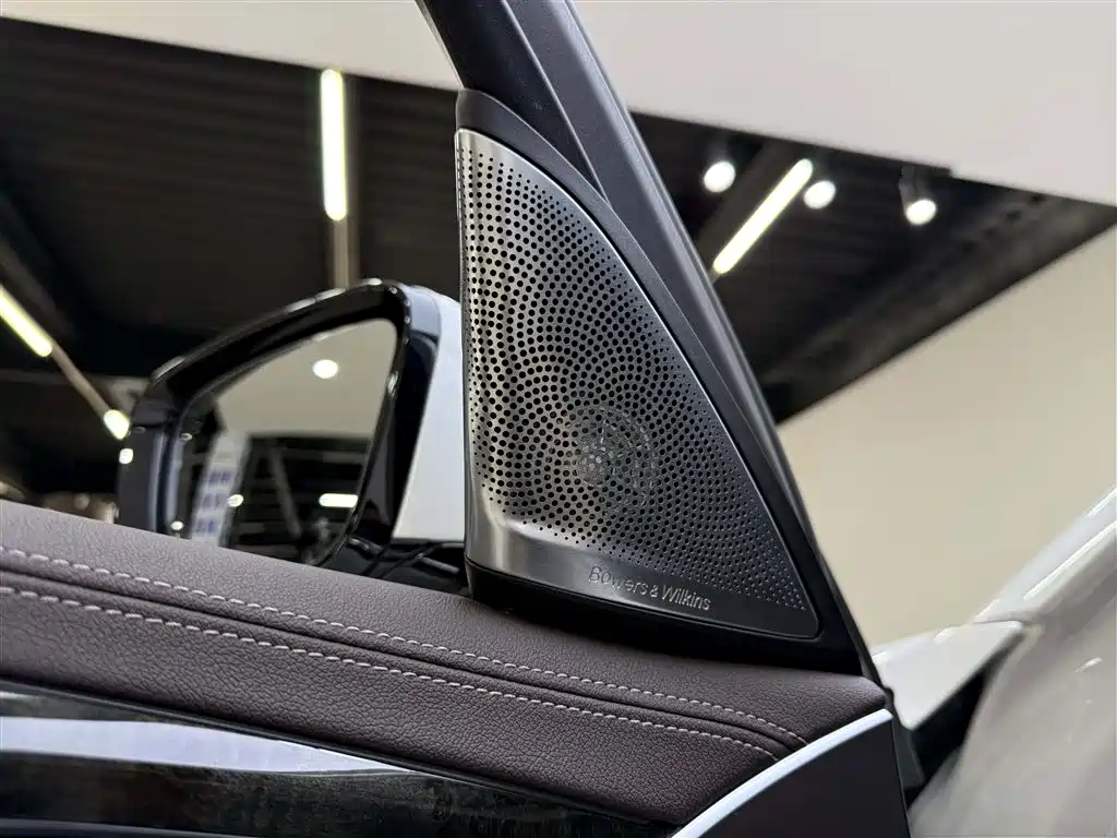 BMW 5 Series 2022 — фото 15