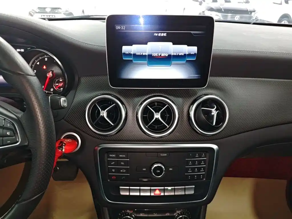 Mercedes-Benz GLA 2018 — фото 13