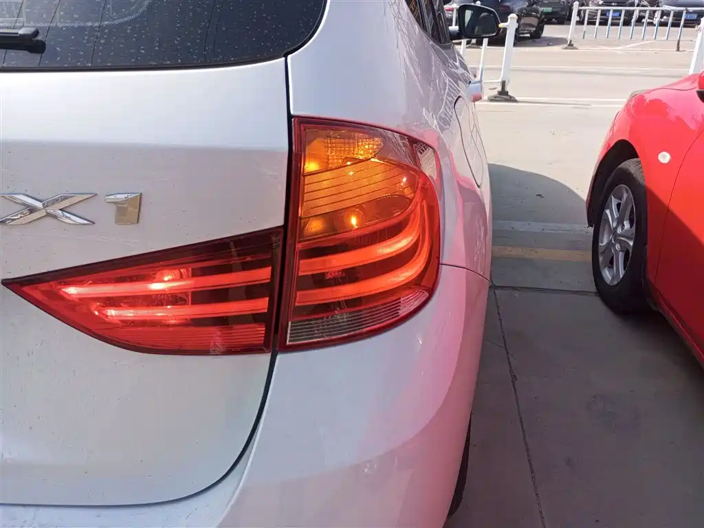 BMW X1 2015 — фото 24