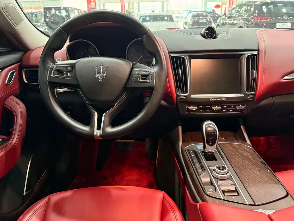 Maserati Levante 2017 — фото 7
