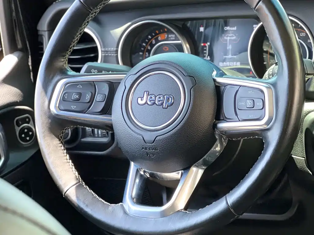 Jeep Wrangler 2021 — фото 12