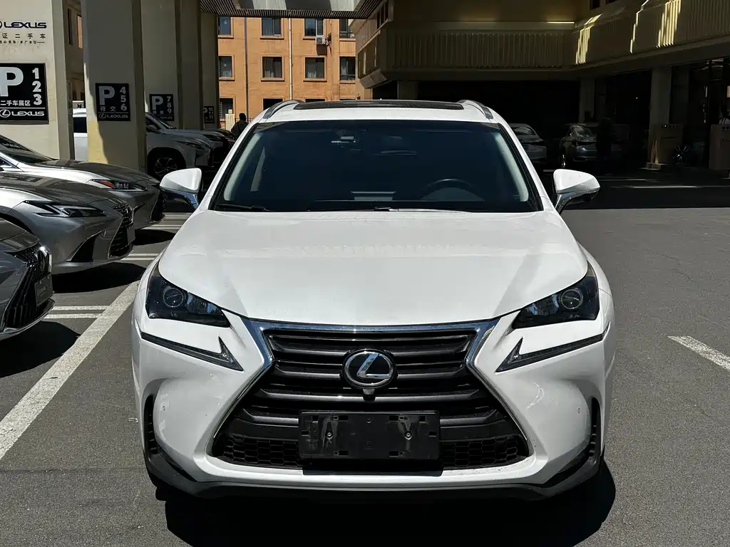 Lexus NX 2017 — фото 2
