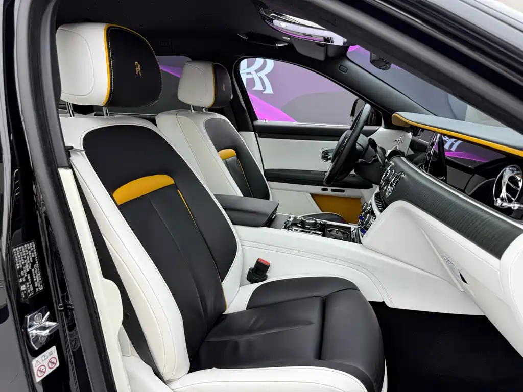 Rolls-Royce Ghost 2021 — фото 18