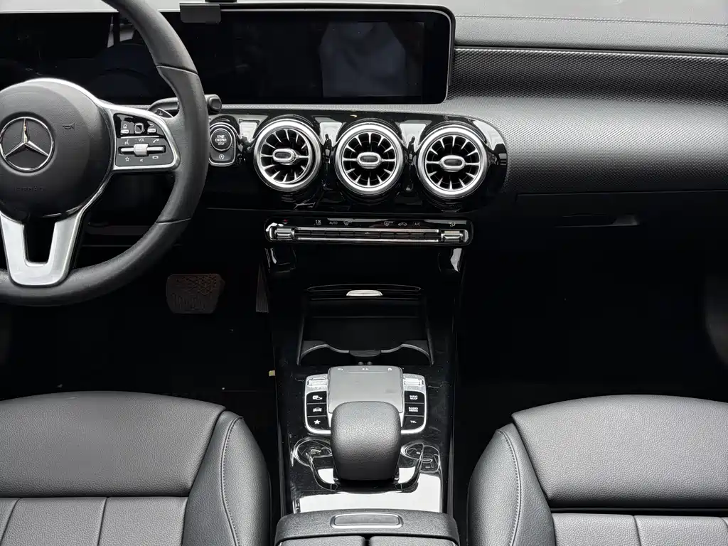 Mercedes-Benz A-Class 2020 — фото 13