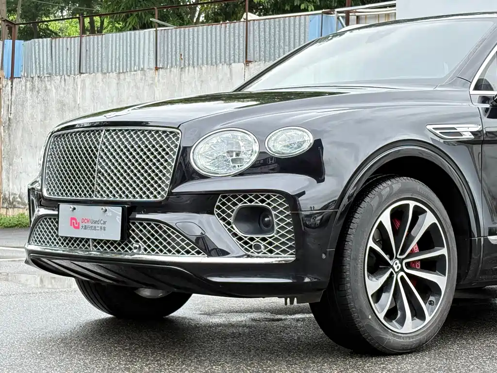 Bentley Bentayga 2022 — фото 22