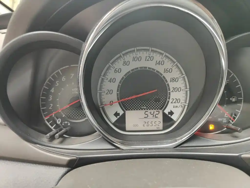 Toyota Yaris L 2015