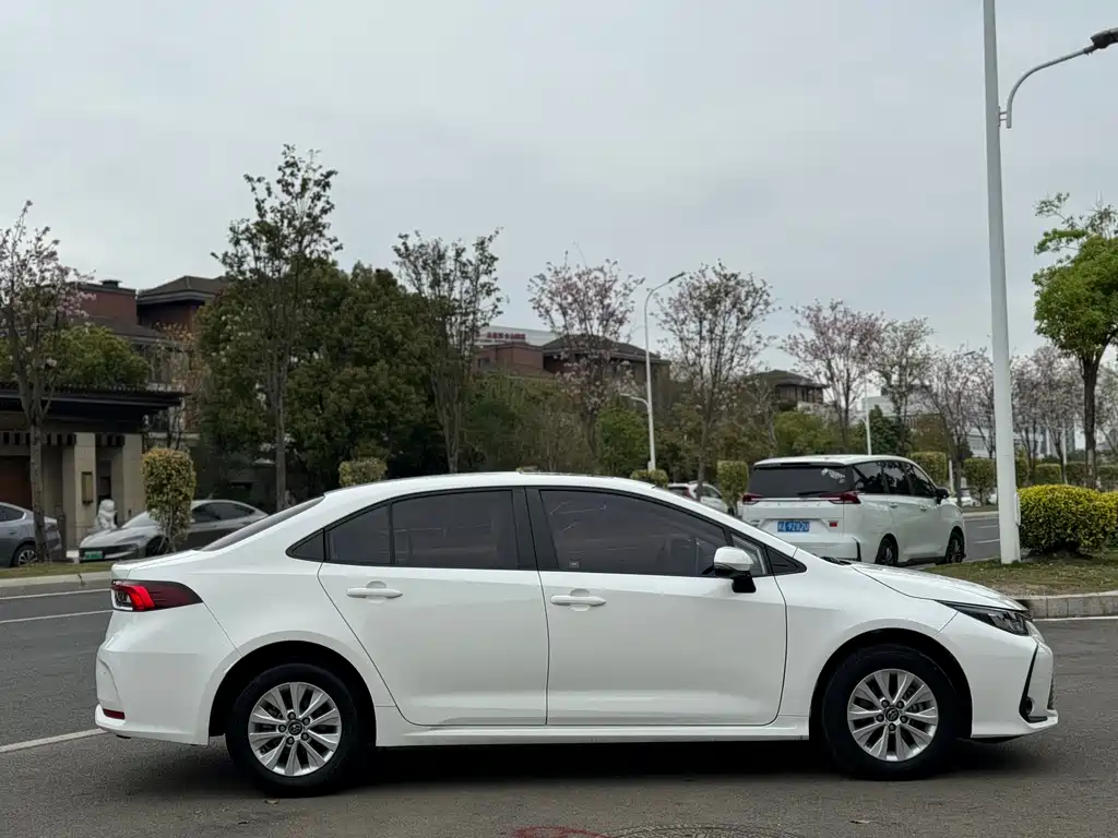 Toyota Corolla 2020 — фото 15