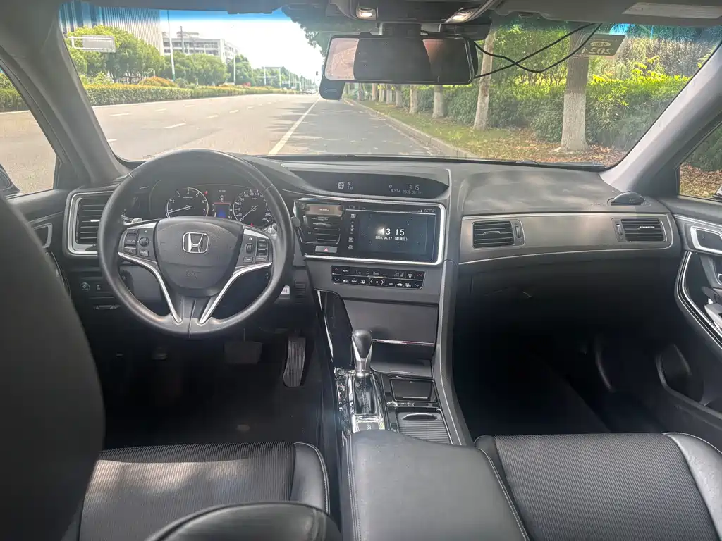 Honda Spirior 2016 — фото 8