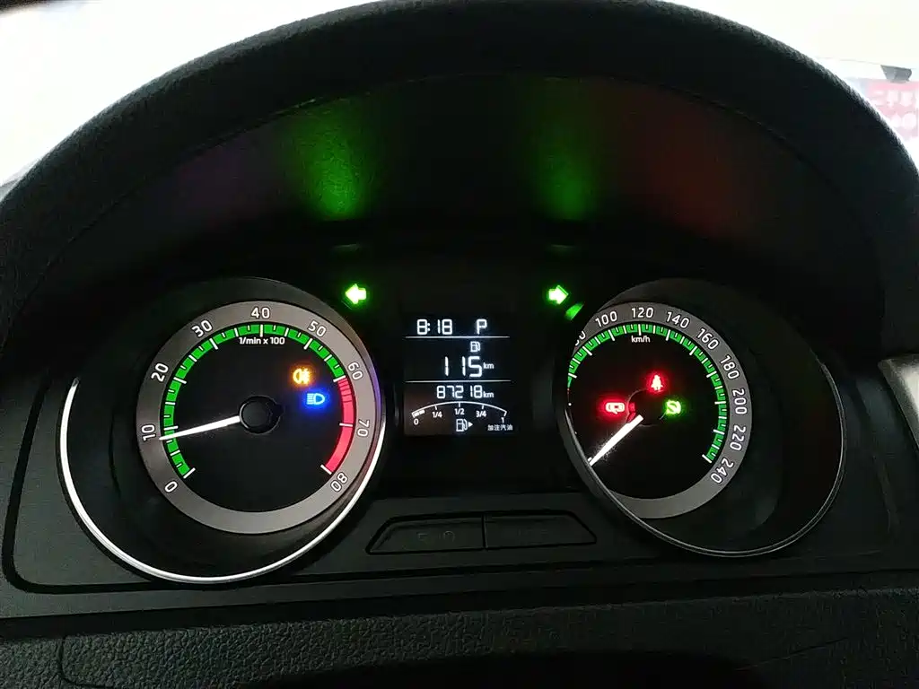 Skoda Rapid Spaceback 2019 — фото 8