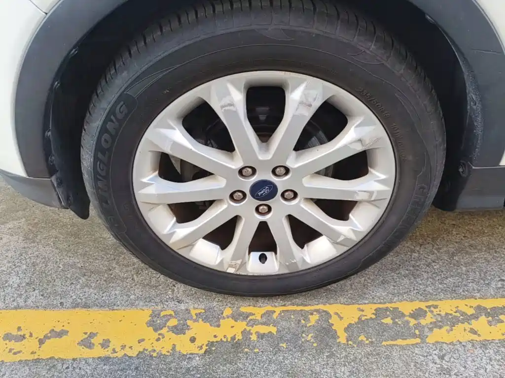 Ford Kuga 2015 — фото 23