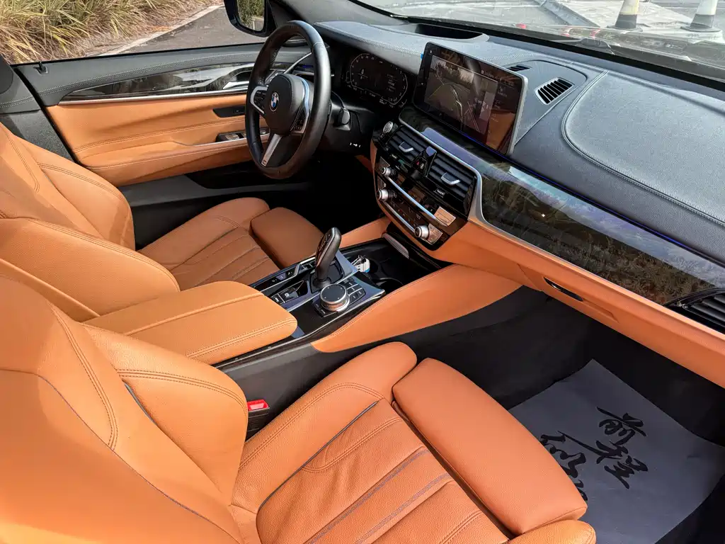 BMW 6 Series GT 2024 — фото 10