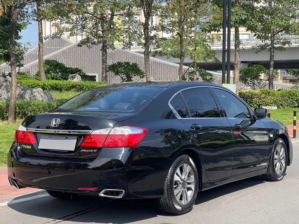 Honda Accord 2014 — фото 4