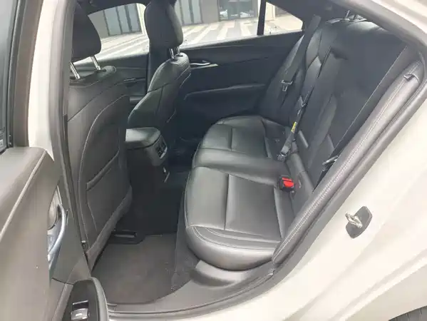Cadillac CT4 2021