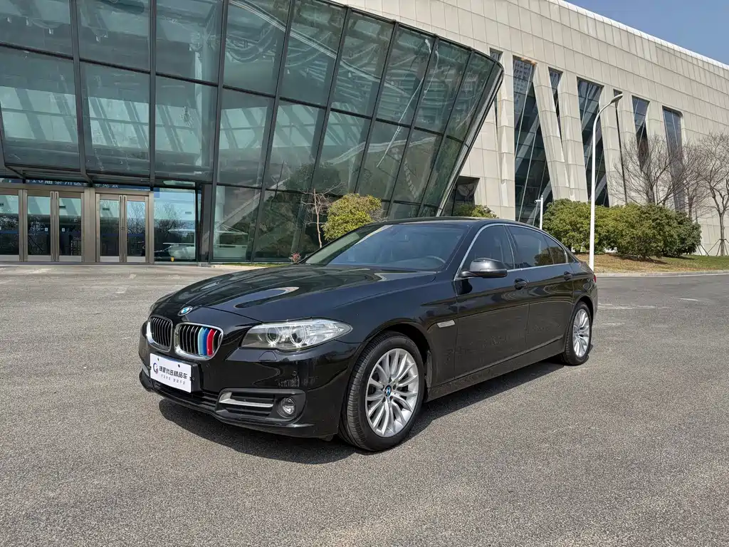 BMW 5 Series 2015 — фото 1