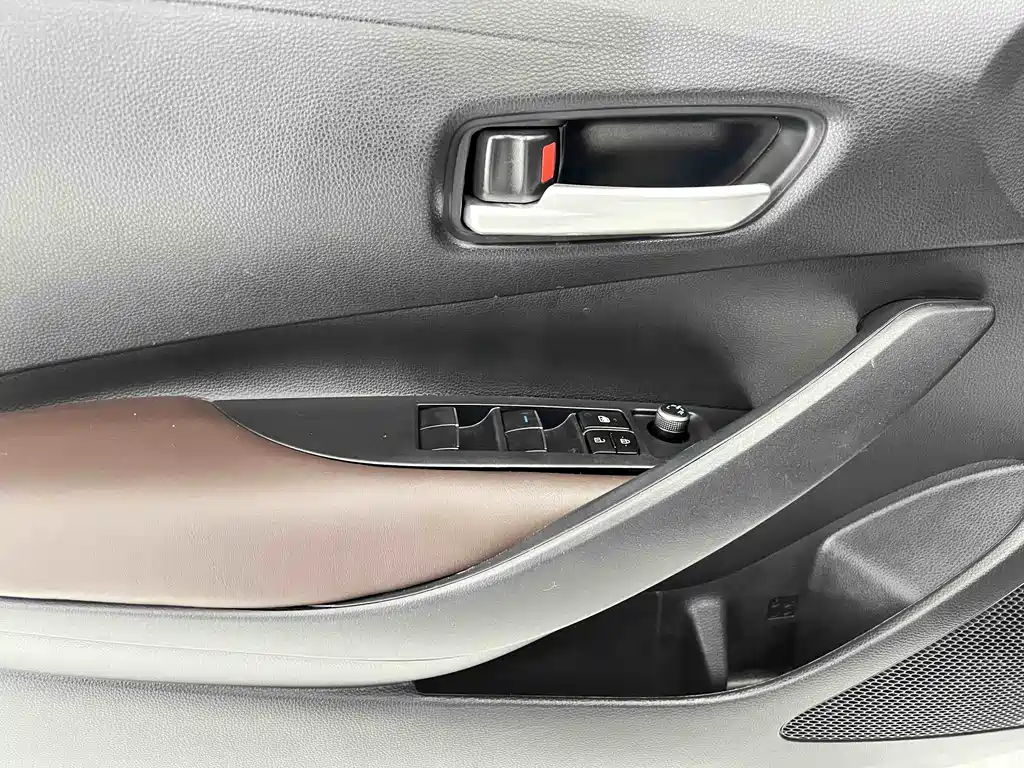 Toyota Corolla 2022 — фото 9