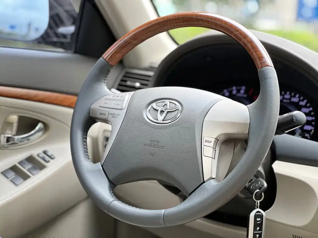 Toyota Camry 2011 — фото 5