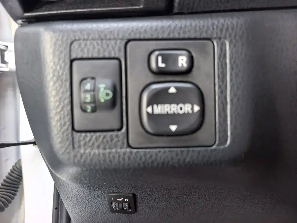 Toyota Yaris L 2022 — фото 15