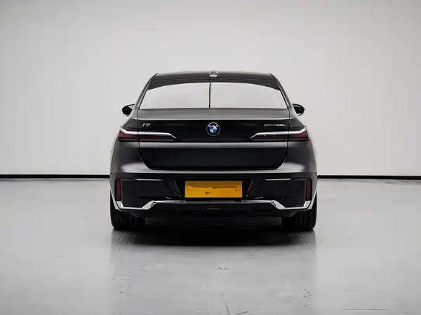 BMW i7 2023
