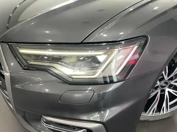 Audi A6L 2022