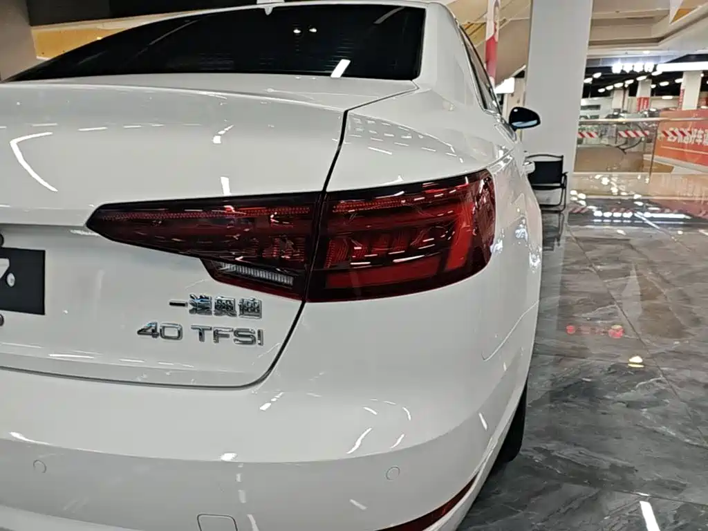 Audi A4L 2018 — фото 8