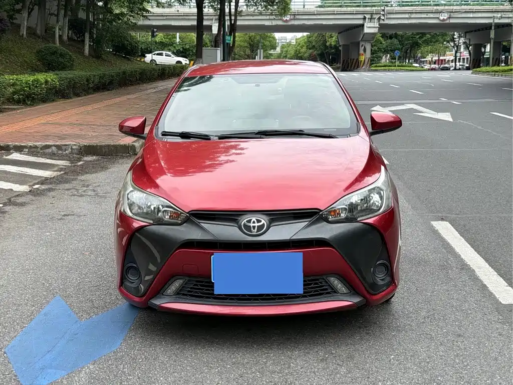 Toyota Yaris L 2017 — фото 2