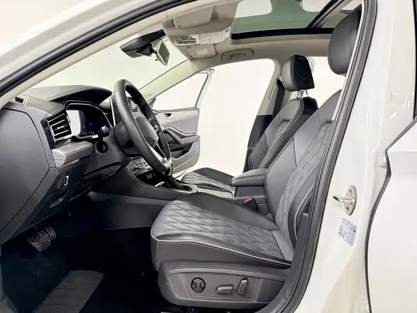 Volkswagen Sagitar 2023