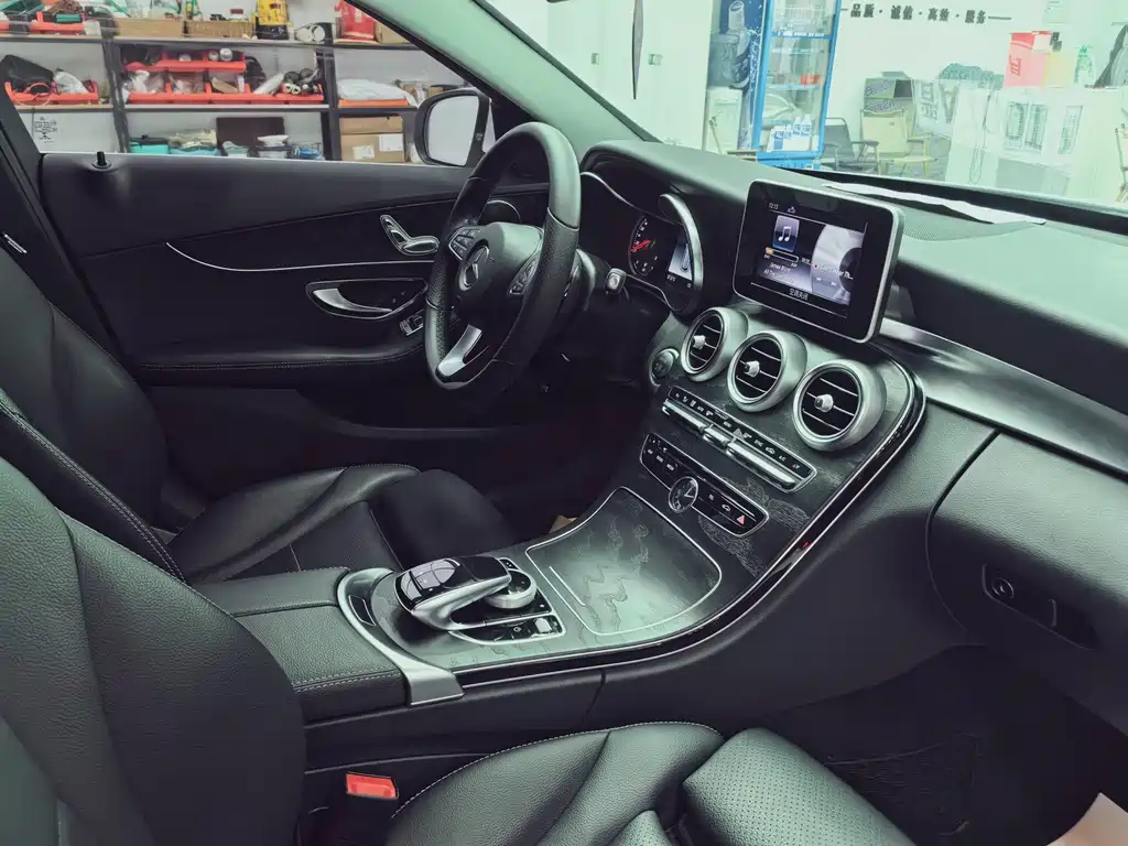 Mercedes-Benz C-Class 2018 — фото 12
