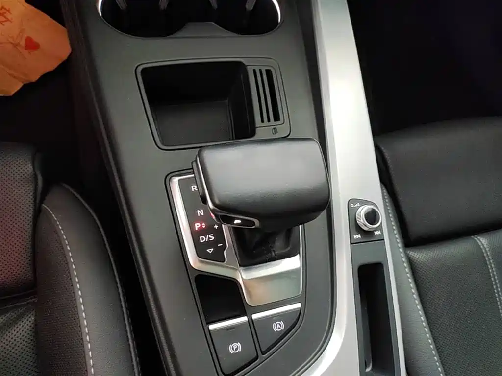 Audi A4L 2021 — фото 14