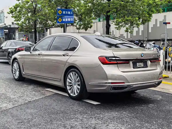 BMW 7 Series 2021
