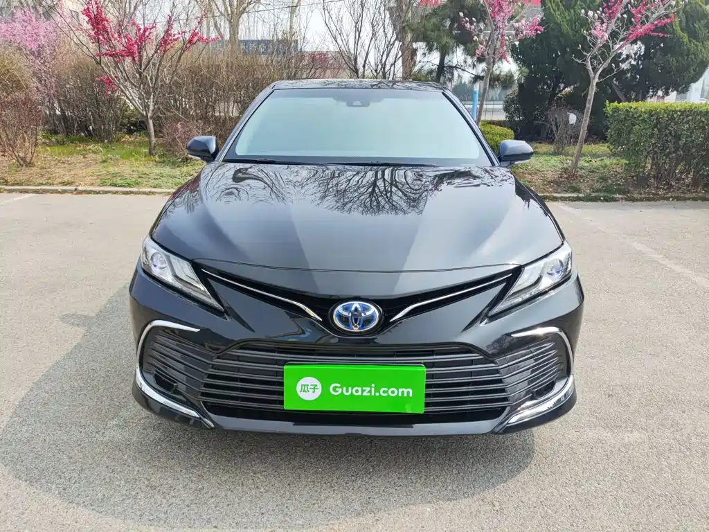 Toyota Camry 2023 — фото 3