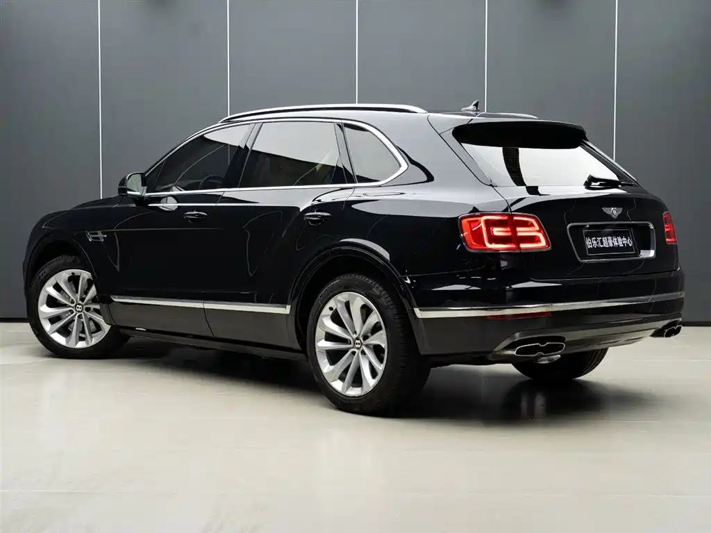 Bentley Bentayga 2020 — фото 6