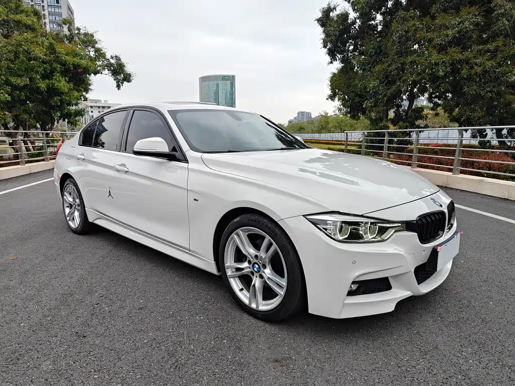 BMW 3 Series 2019 — фото 3