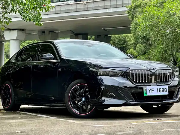 BMW i5 2025