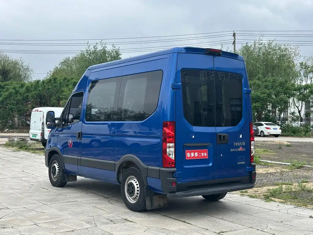 IVECO Ousheng 2019 — фото 7