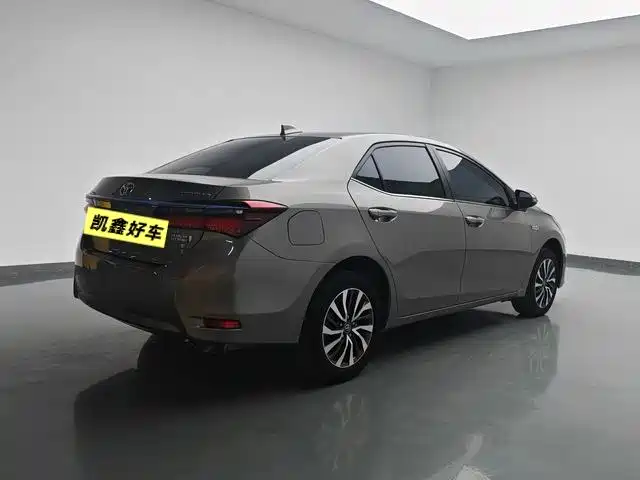 Toyota Corolla Hybrid 2022 — фото 4