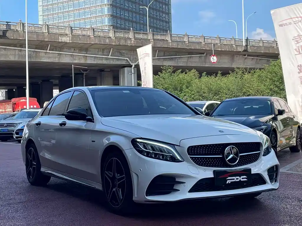 Mercedes-Benz C-Class 2021
