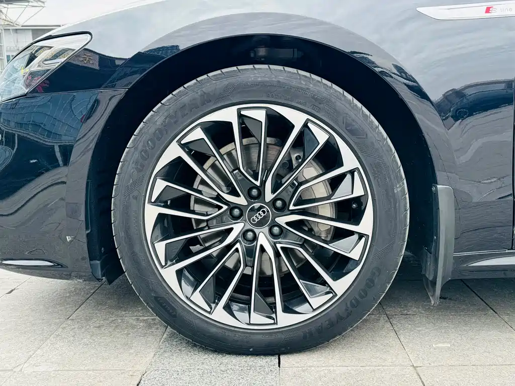 Audi A7L 2024 — фото 12