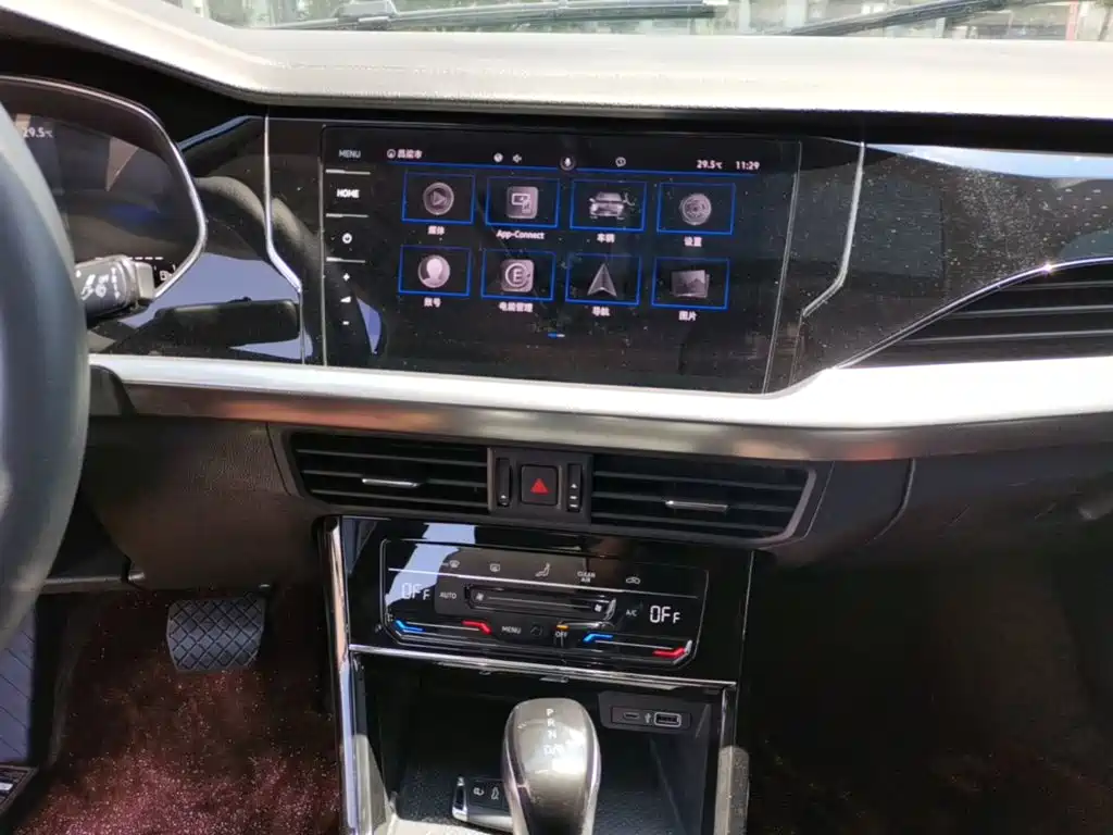Volkswagen Passat PHEV 2023 — фото 13