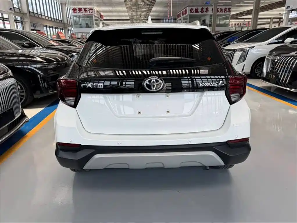 Toyota Yaris L 2021
