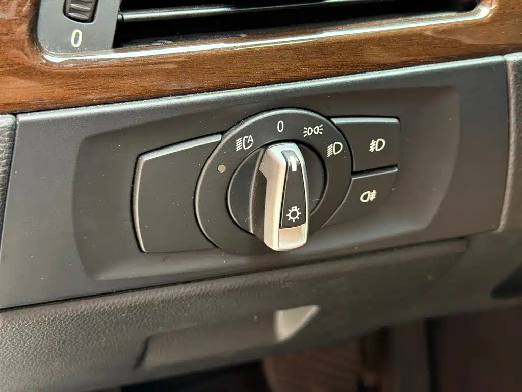 BMW 3 Series 2012 — фото 12
